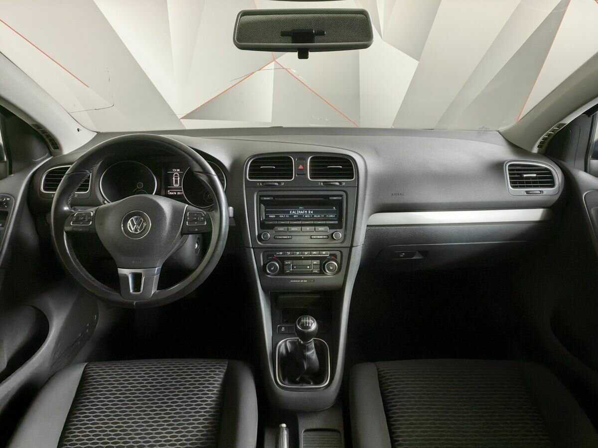 Купить Volkswagen Golf с пробегом. Фото: #9