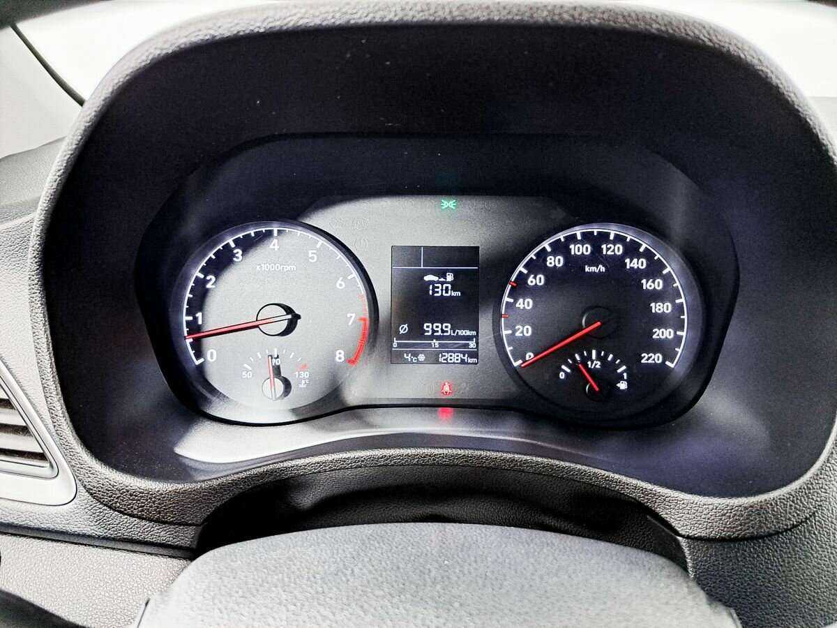 Купить Hyundai Solaris с пробегом. Фото: #10