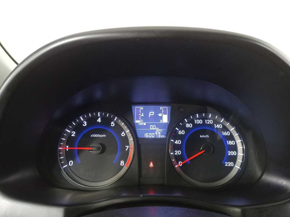 Купить Hyundai Solaris с пробегом. Фото: #10