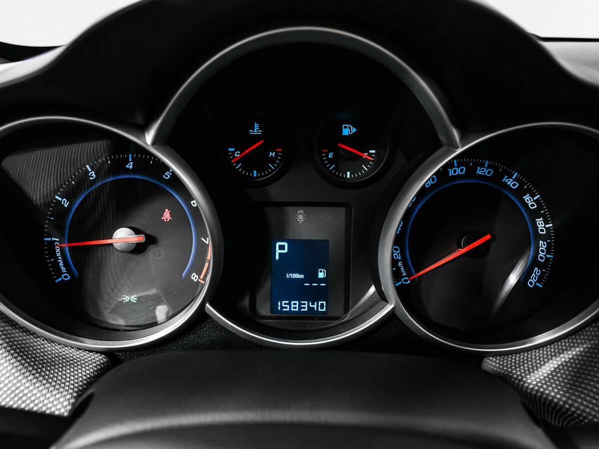 Купить Chevrolet Cruze с пробегом. Фото: #9