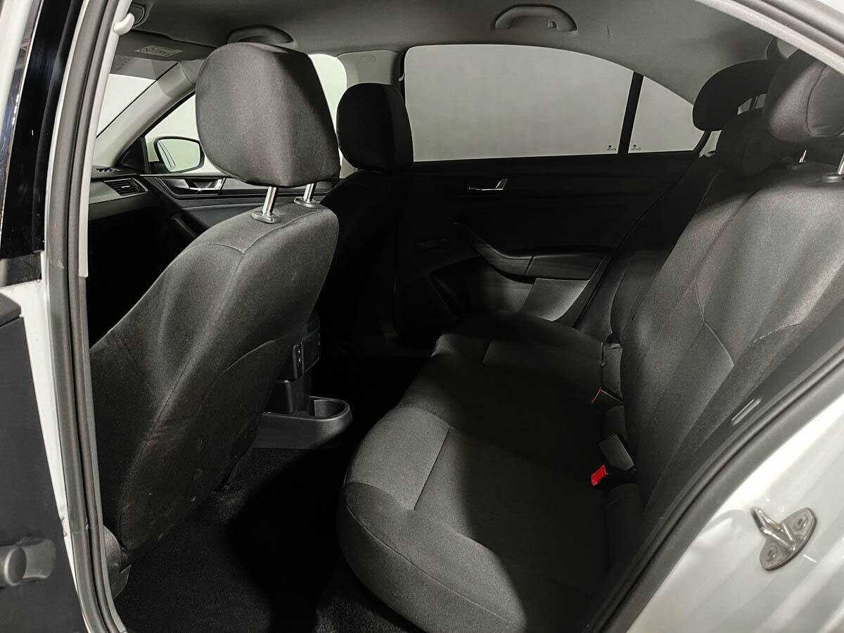 Купить Skoda Rapid с пробегом. Фото: #7