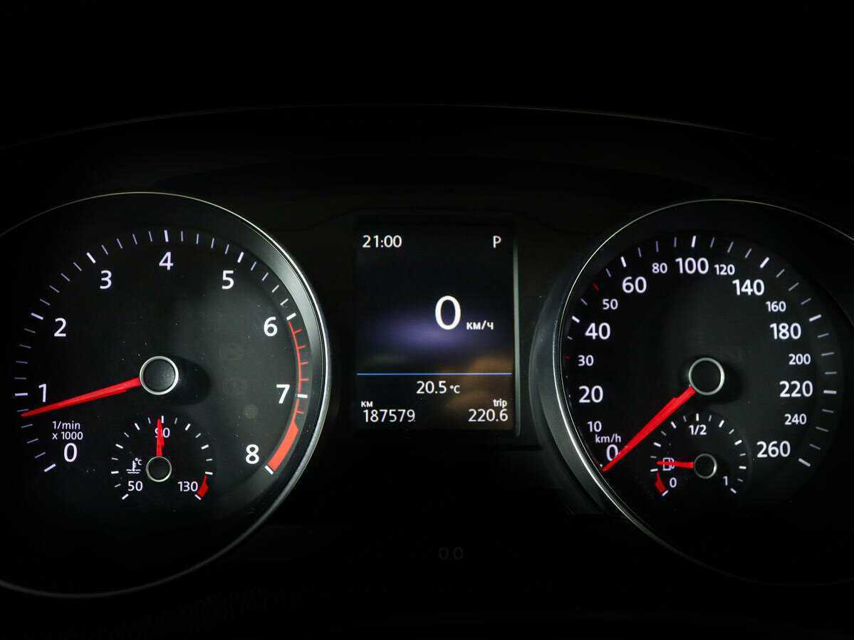 Купить Volkswagen Passat с пробегом. Фото: #8