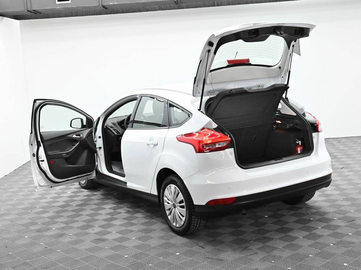 Купить Ford Focus с пробегом. Фото: #4