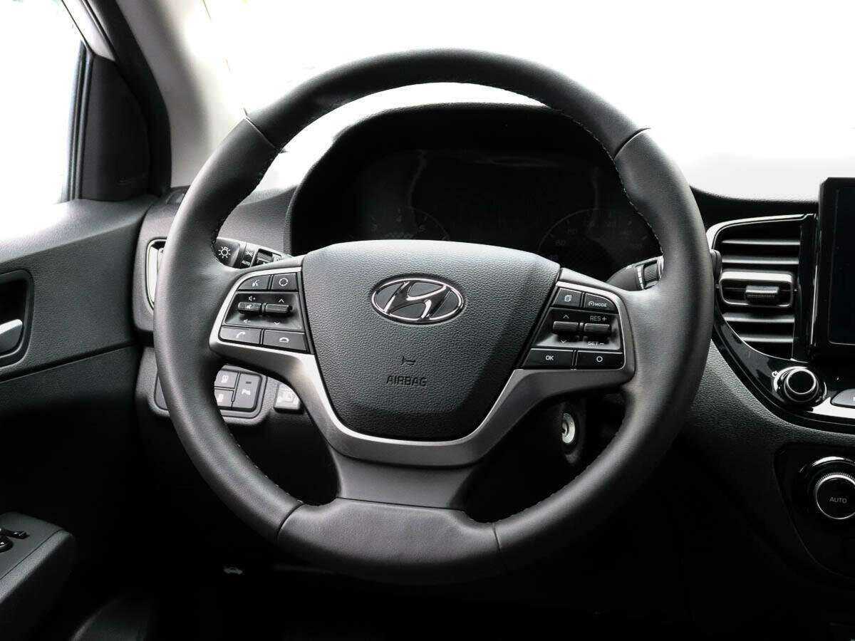Купить Hyundai Solaris с пробегом. Фото: #10