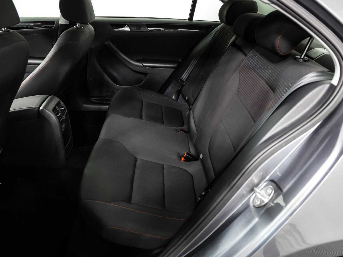 Купить Volkswagen Jetta с пробегом. Фото: #12