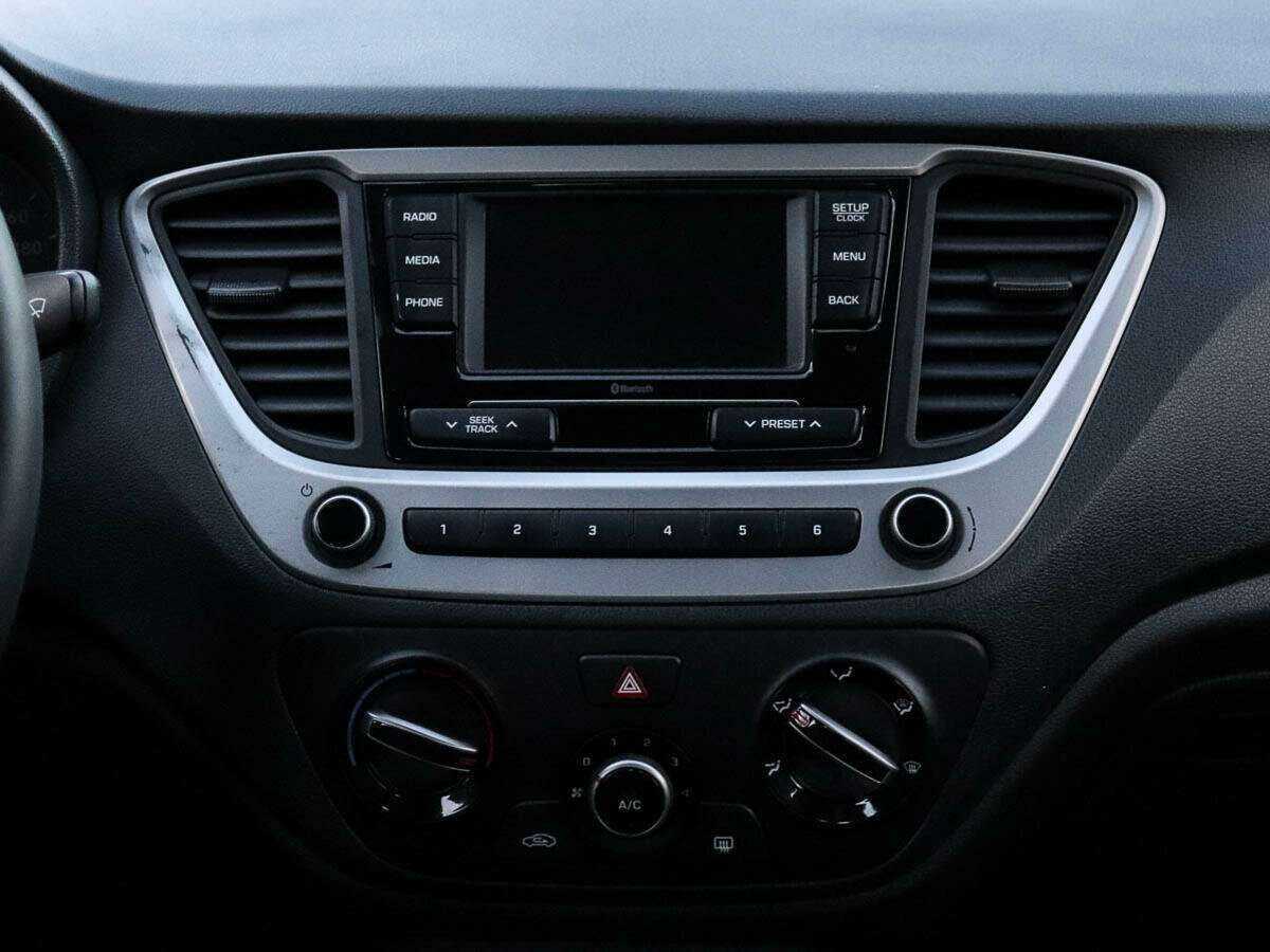 Купить Hyundai Solaris с пробегом. Фото: #10