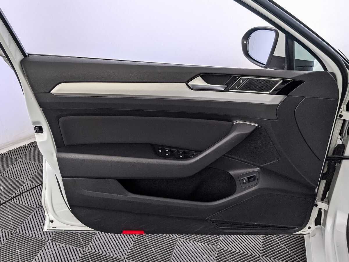 Купить Volkswagen Passat с пробегом. Фото: #18