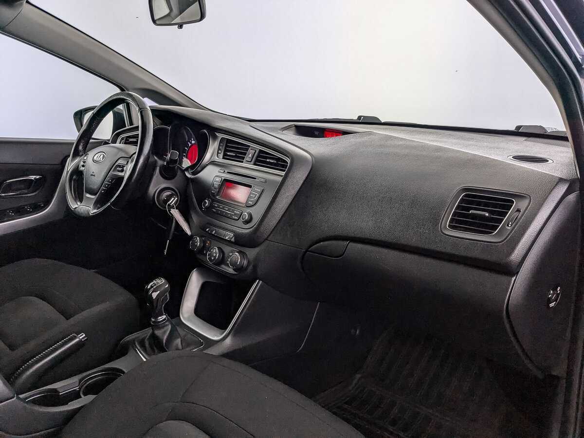 Купить Kia Ceed с пробегом. Фото: #8