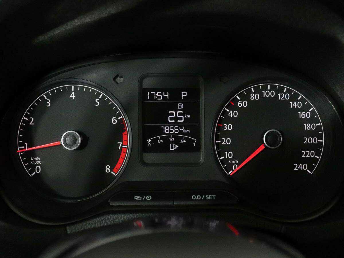Купить Volkswagen Polo с пробегом. Фото: #8
