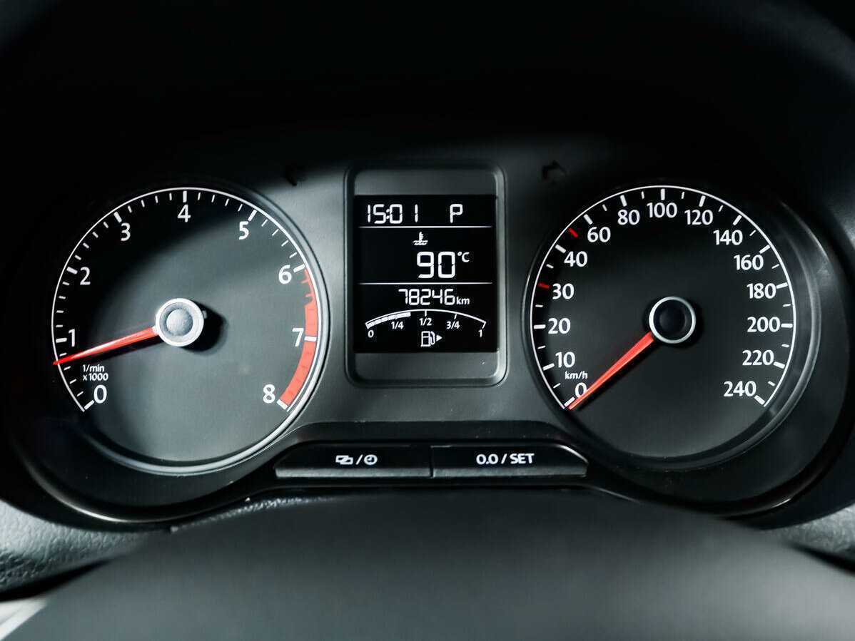 Купить Volkswagen Polo с пробегом. Фото: #9