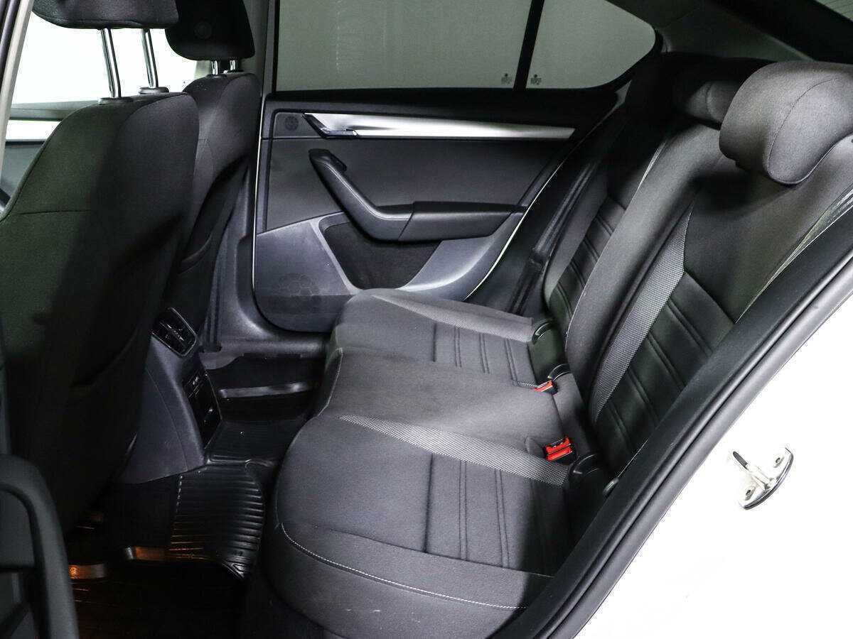 Купить Skoda Octavia с пробегом. Фото: #9