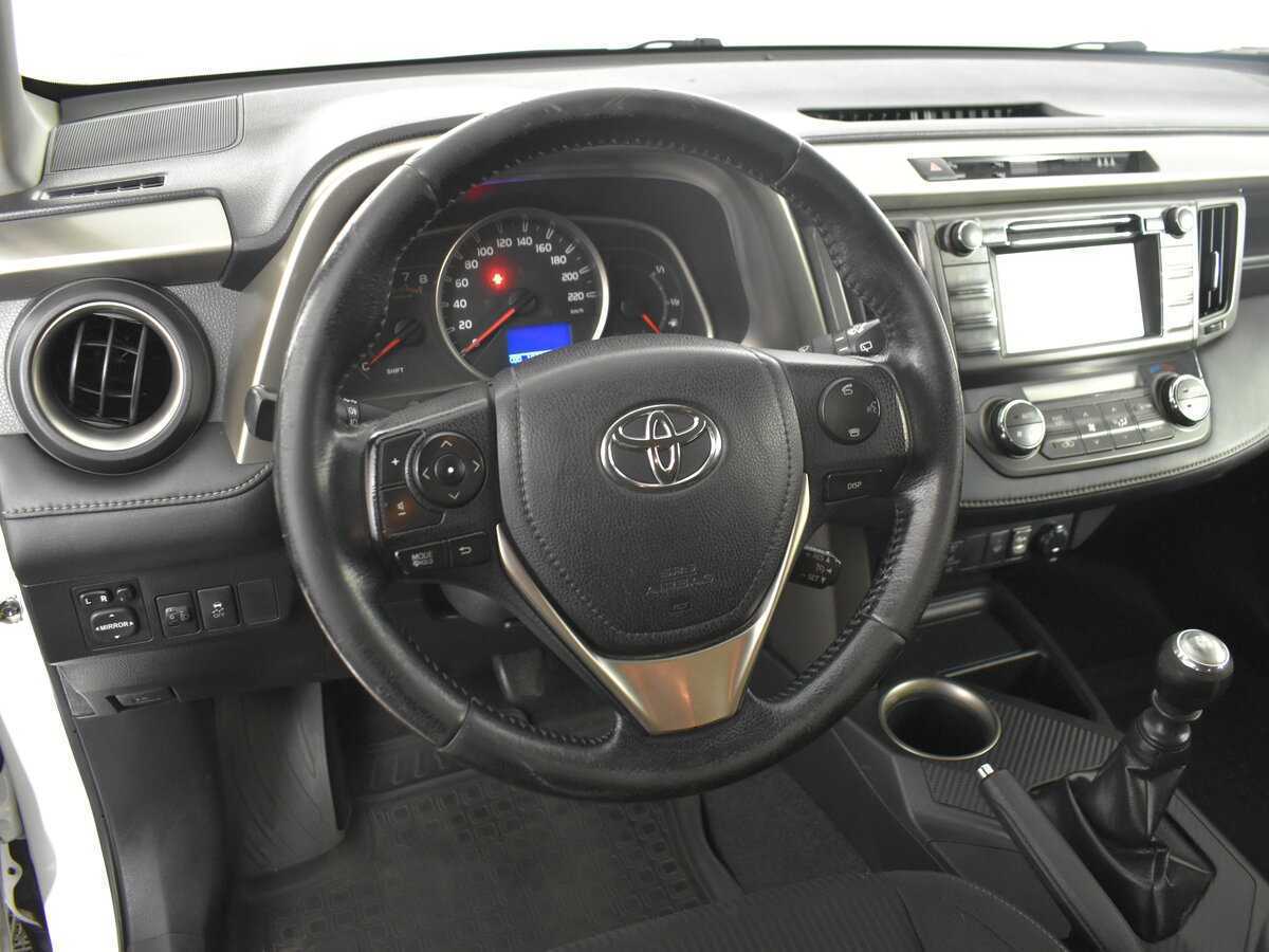Купить Toyota RAV4 с пробегом. Фото: #9