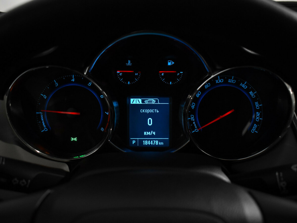 Купить Chevrolet Cruze с пробегом. Фото: #14