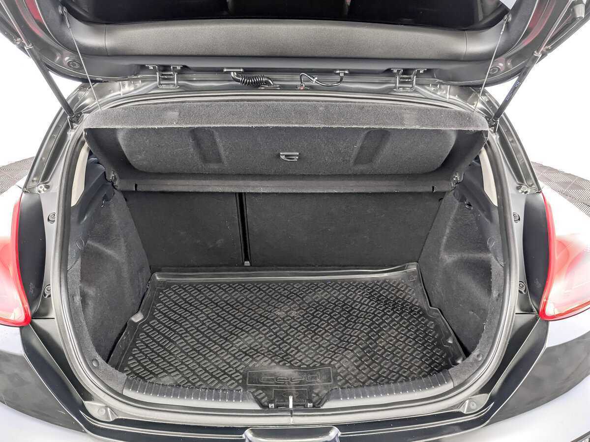 Купить Kia Ceed с пробегом. Фото: #9