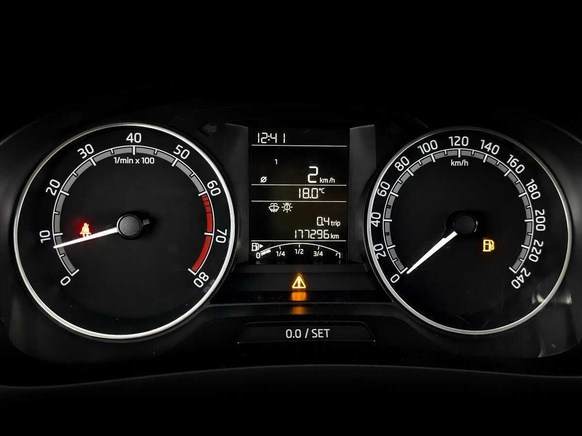 Купить Skoda Rapid с пробегом. Фото: #12