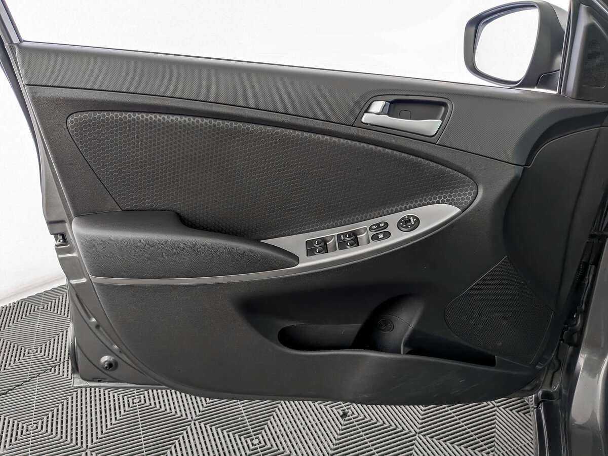 Купить Hyundai Solaris с пробегом. Фото: #14