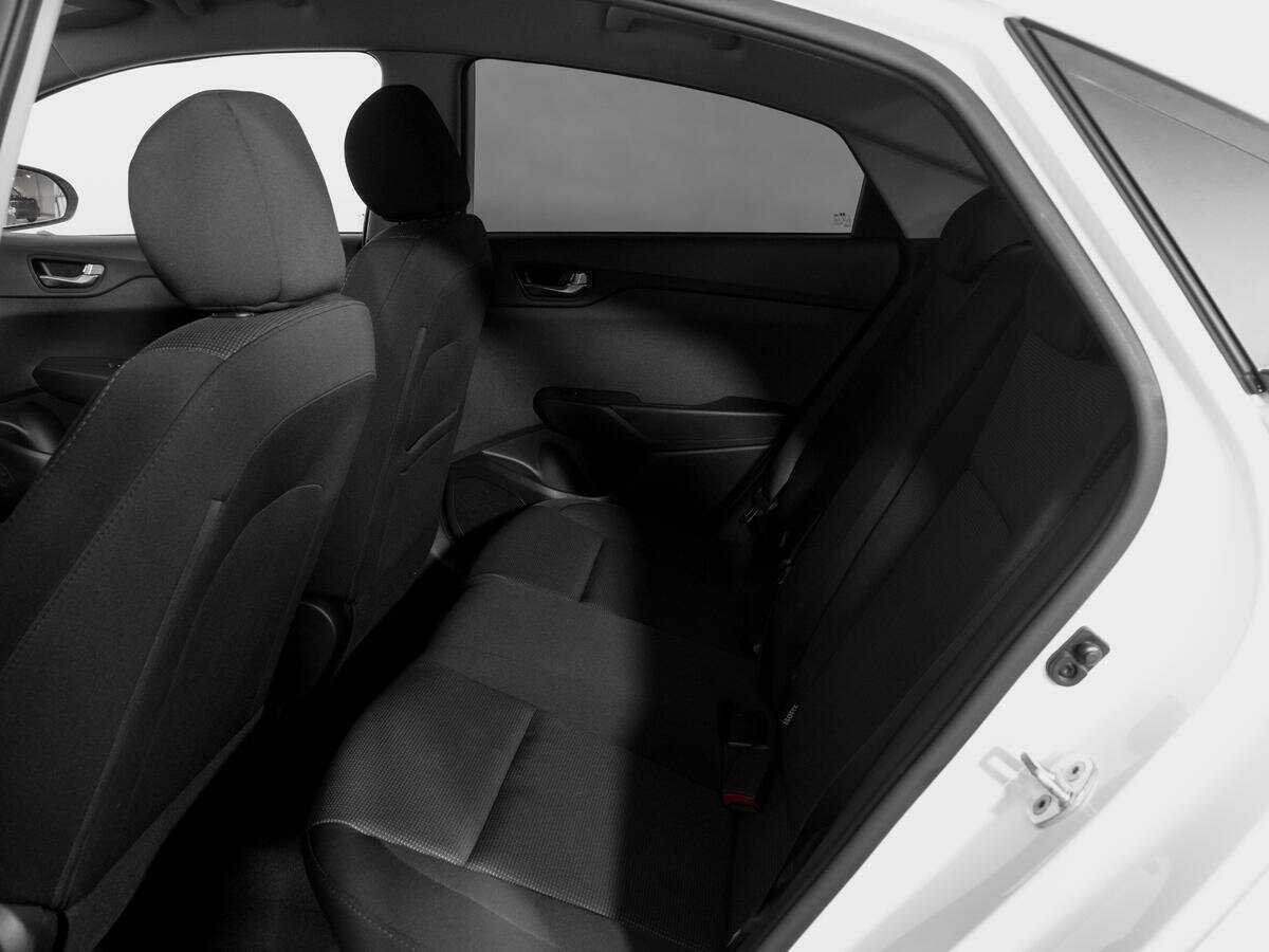 Купить Hyundai Solaris с пробегом. Фото: #9