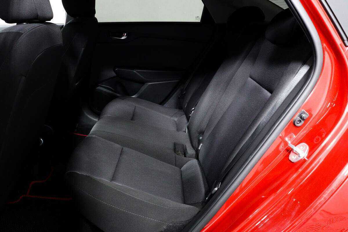 Купить Hyundai Solaris с пробегом. Фото: #11