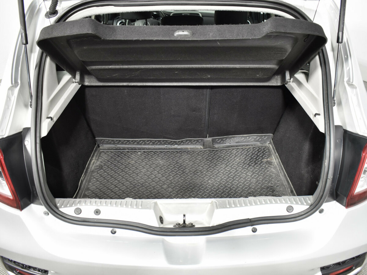 Купить Renault Sandero с пробегом. Фото: #17