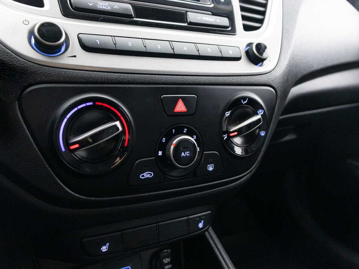 Купить Hyundai Solaris с пробегом. Фото: #15