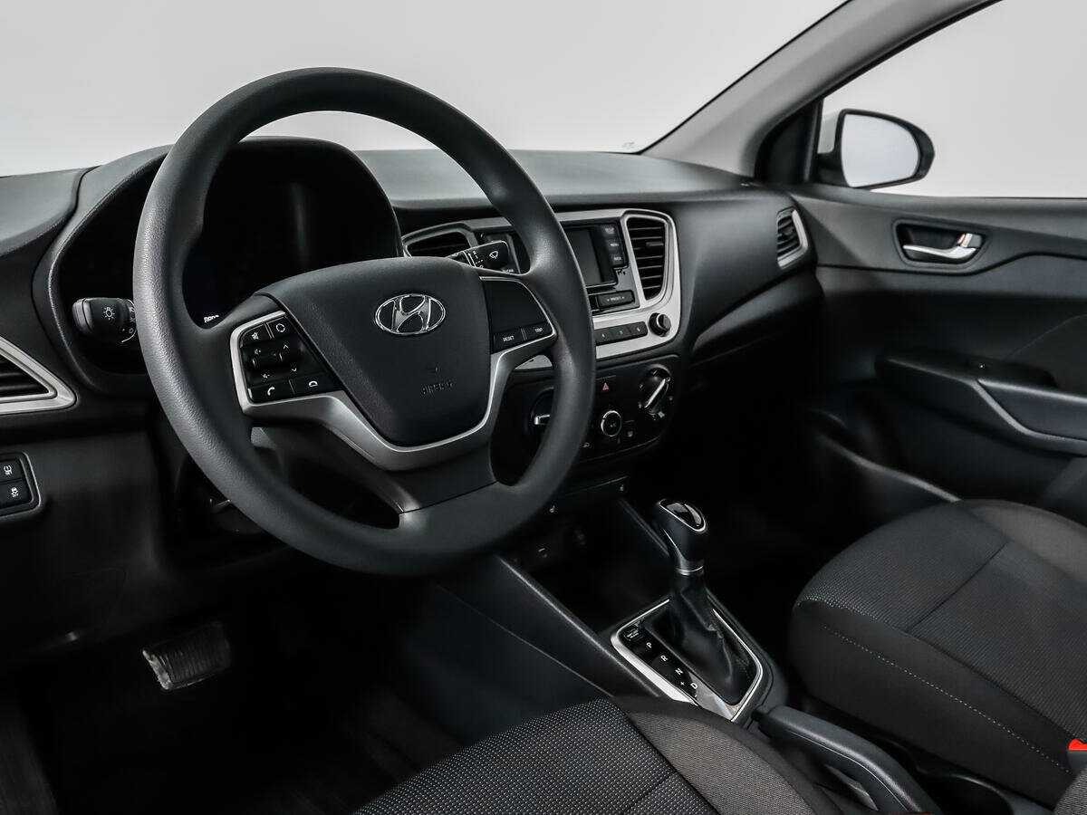 Купить Hyundai Solaris с пробегом. Фото: #8