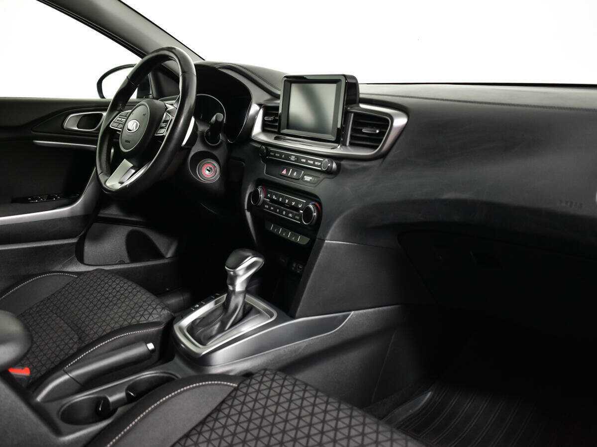 Купить Kia Ceed с пробегом. Фото: #8