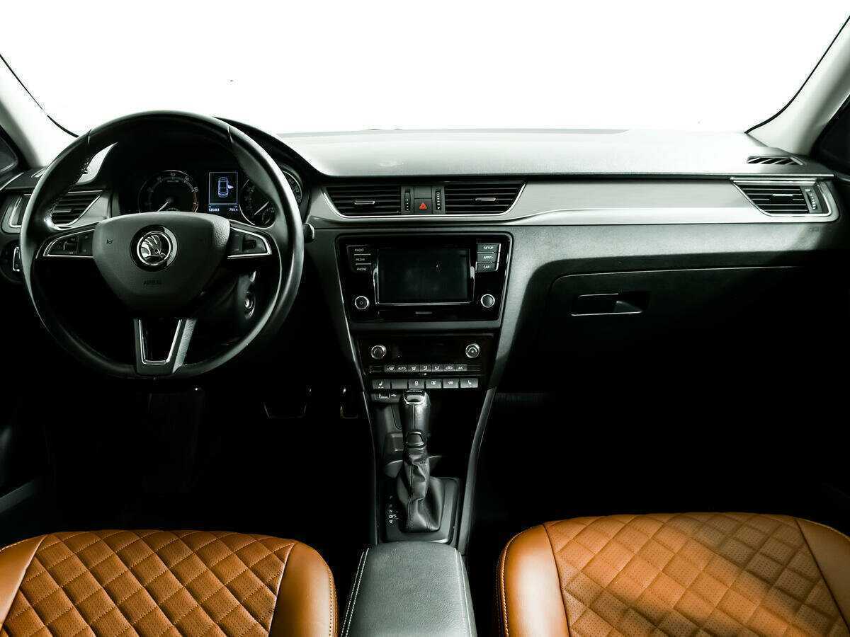 Купить Skoda Rapid с пробегом. Фото: #10