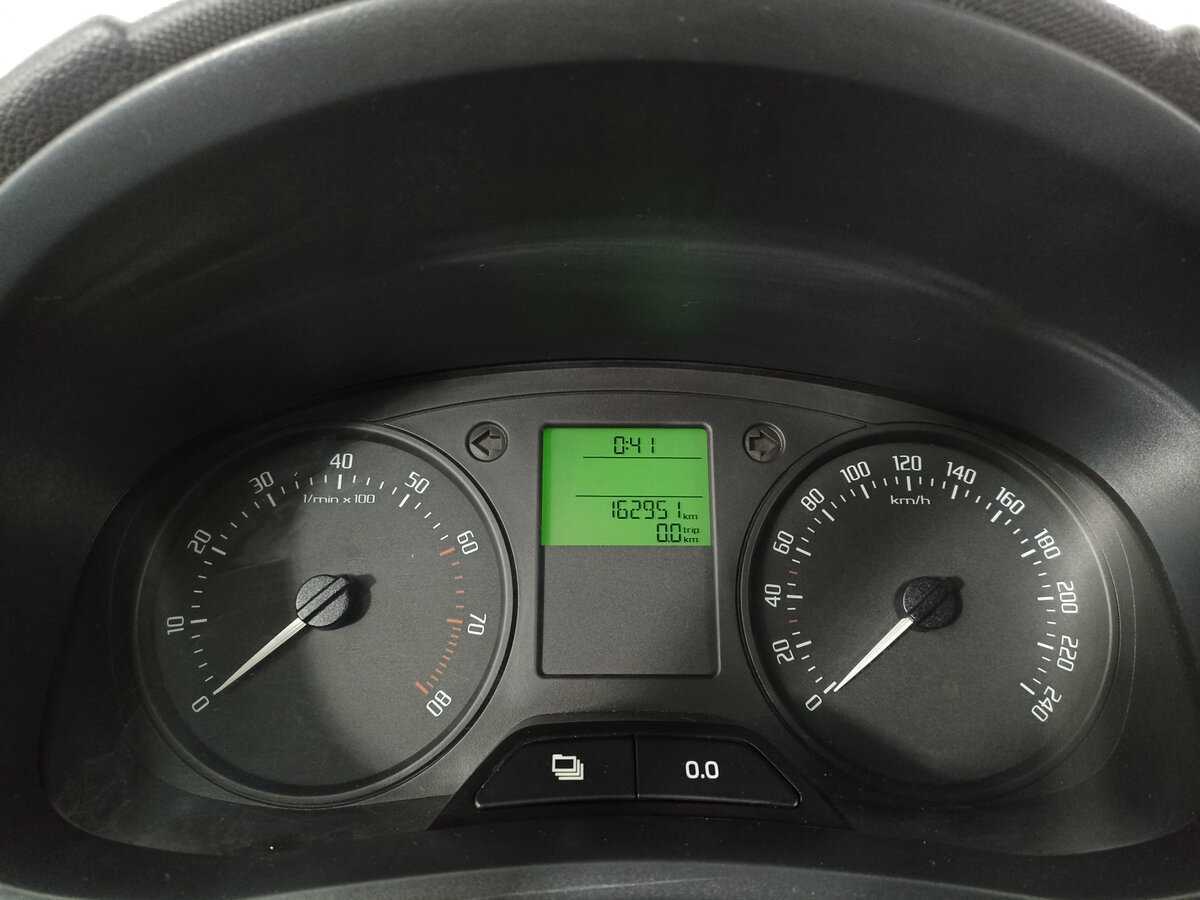 Купить Skoda Fabia с пробегом. Фото: #12