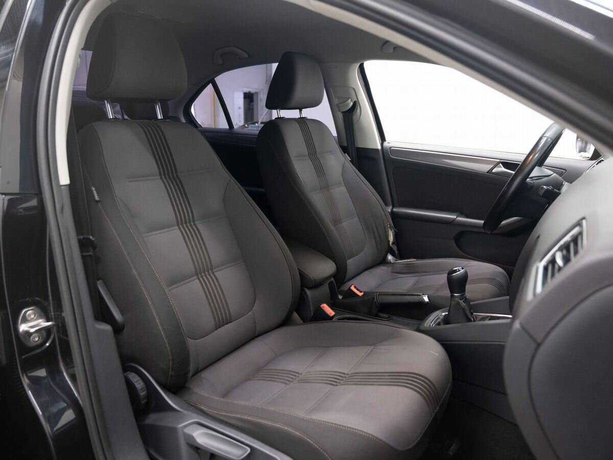Купить Volkswagen Jetta с пробегом. Фото: #10