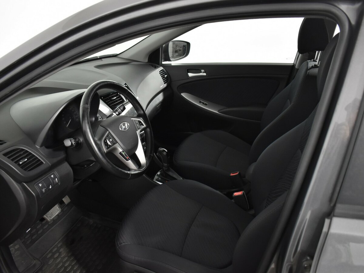 Купить Hyundai Solaris с пробегом. Фото: #8