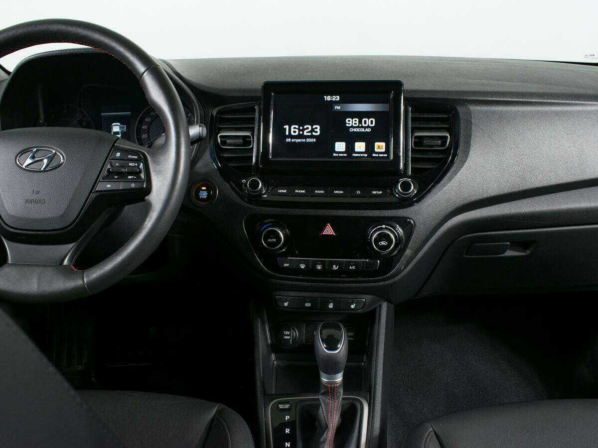 Купить Hyundai Solaris с пробегом. Фото: #10