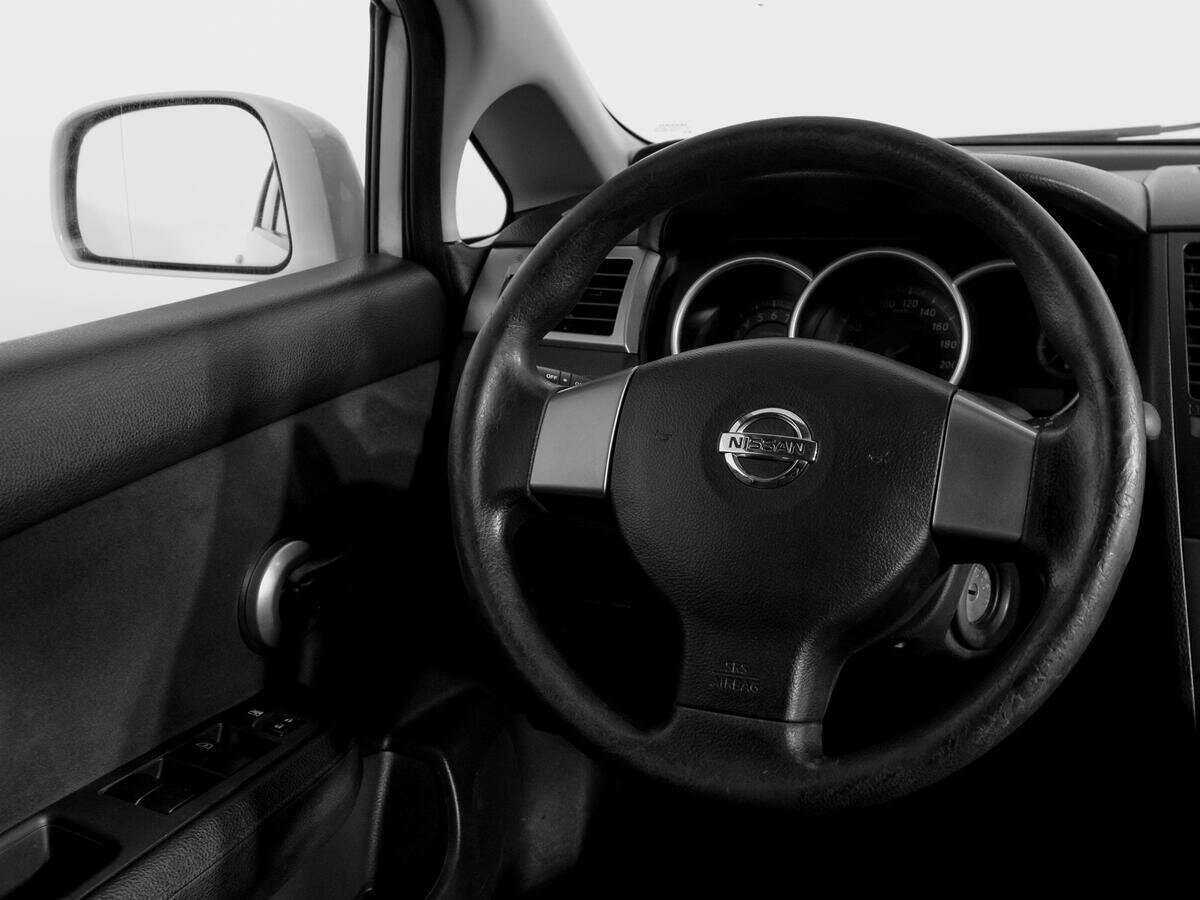 Купить Nissan Tiida с пробегом. Фото: #12