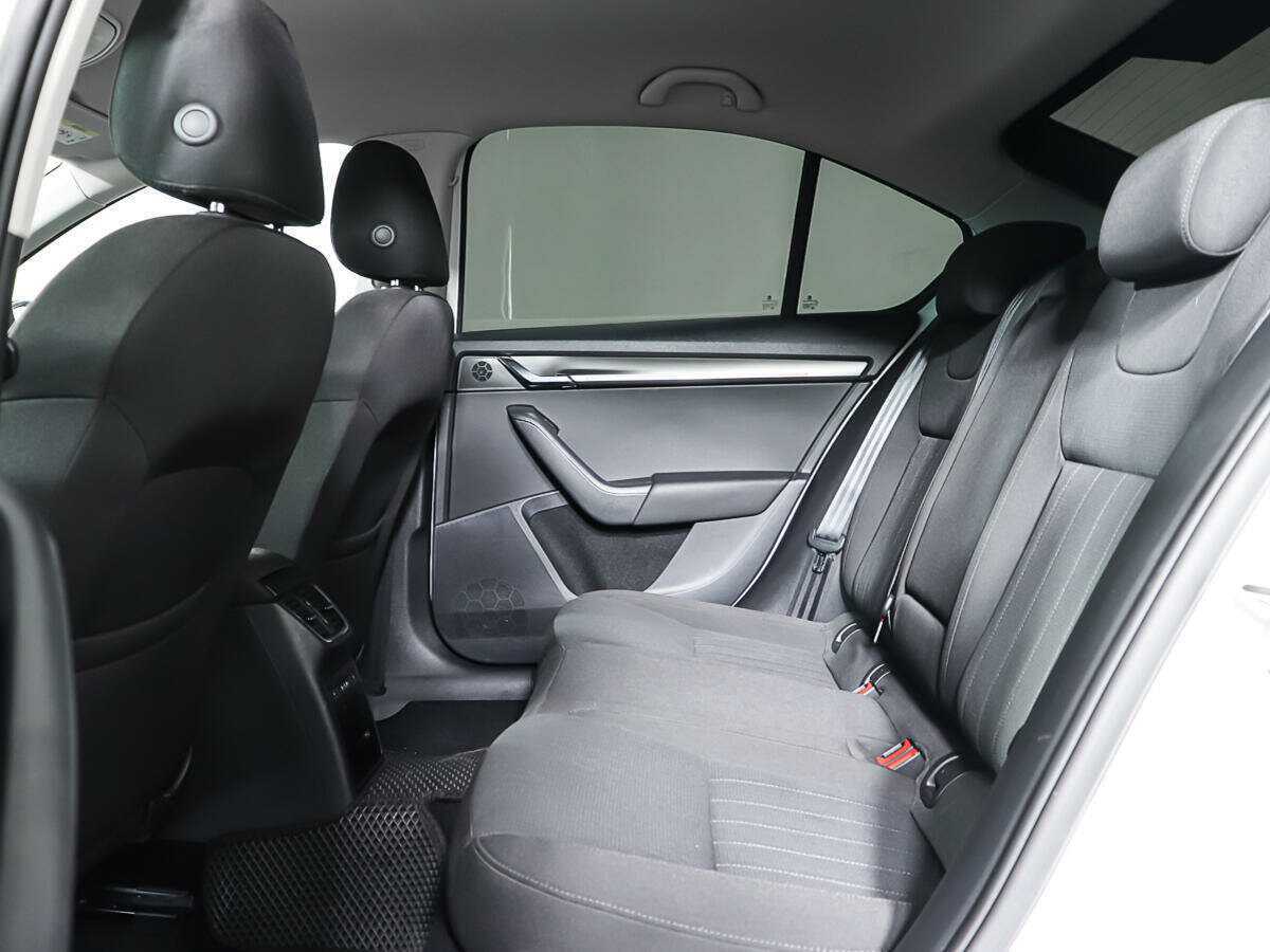 Купить Skoda Octavia с пробегом. Фото: #11