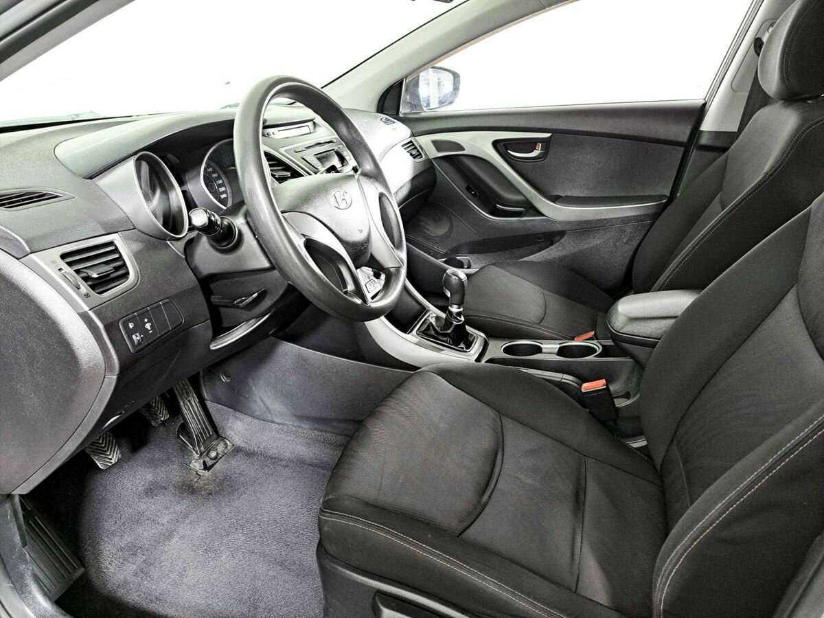 Купить Hyundai Elantra с пробегом. Фото: #15