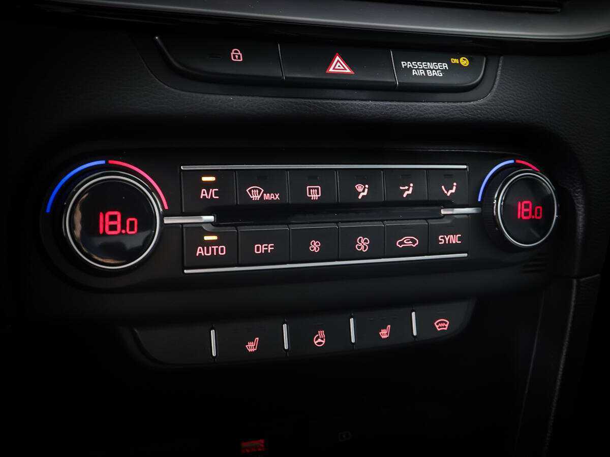 Купить Kia Ceed с пробегом. Фото: #17