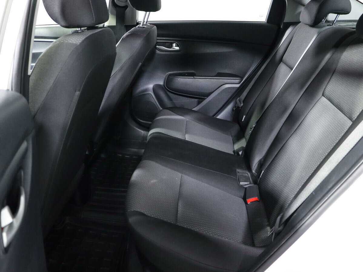 Купить Kia Rio с пробегом. Фото: #9