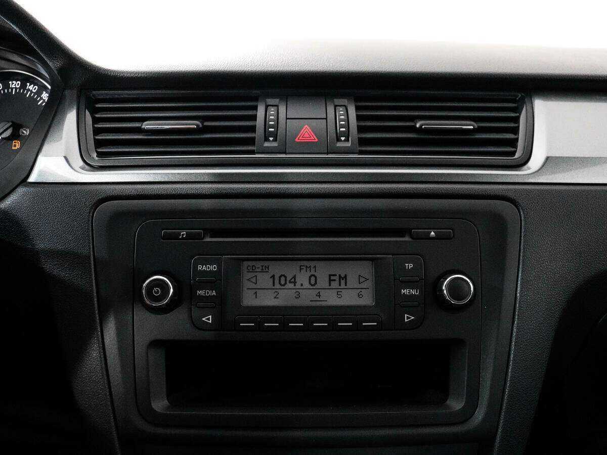 Купить Skoda Rapid с пробегом. Фото: #12