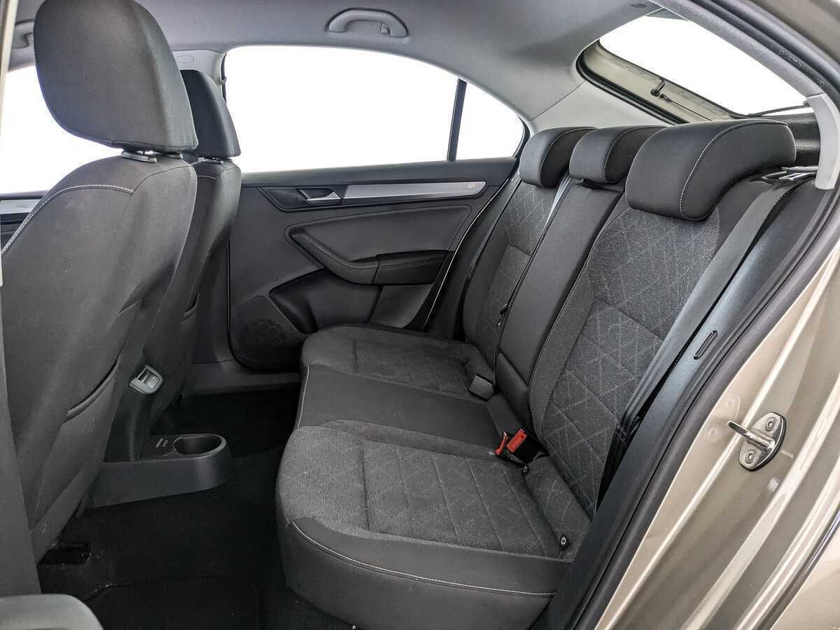 Купить Volkswagen Polo с пробегом. Фото: #13