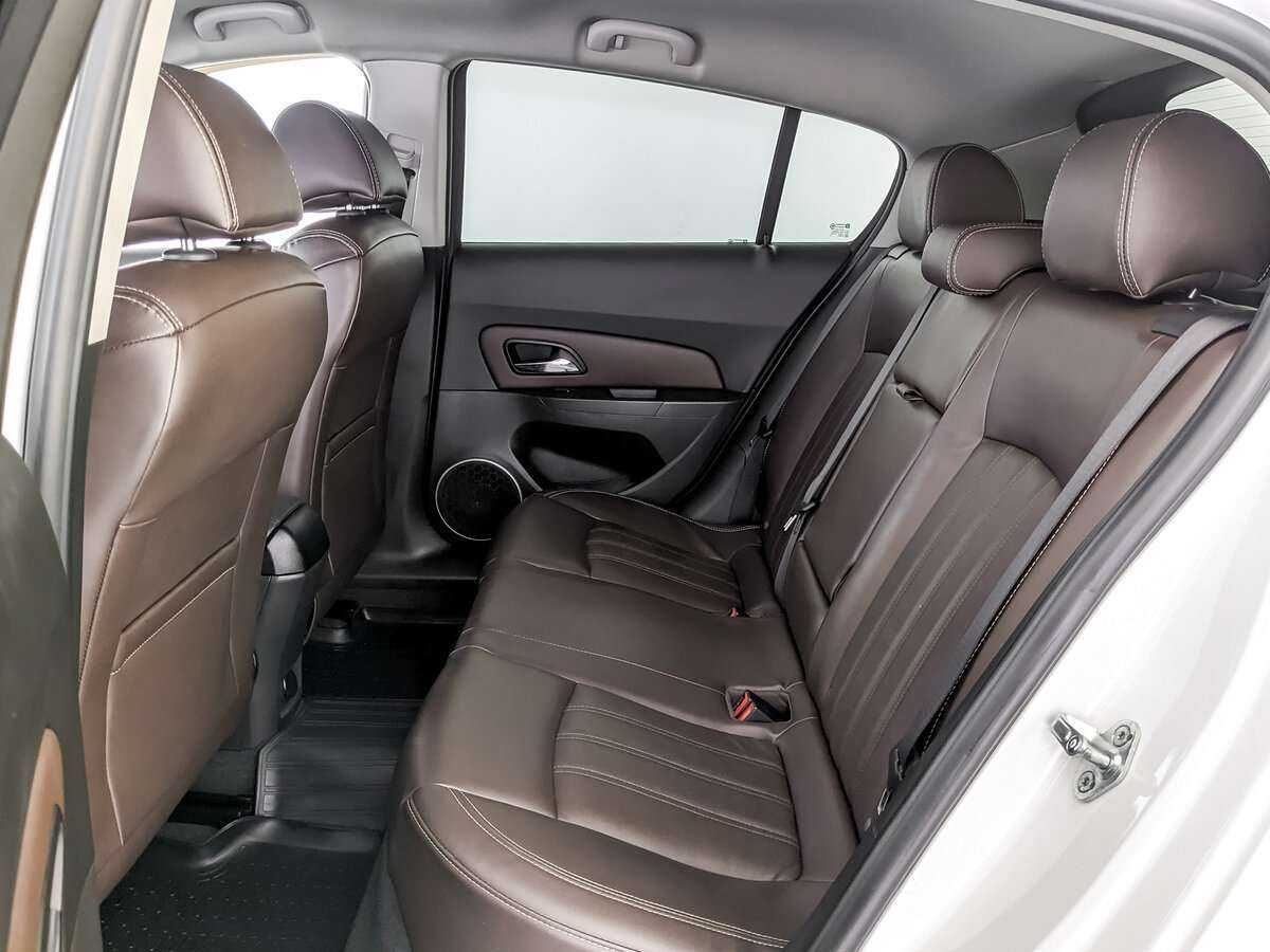 Купить Chevrolet Cruze с пробегом. Фото: #9