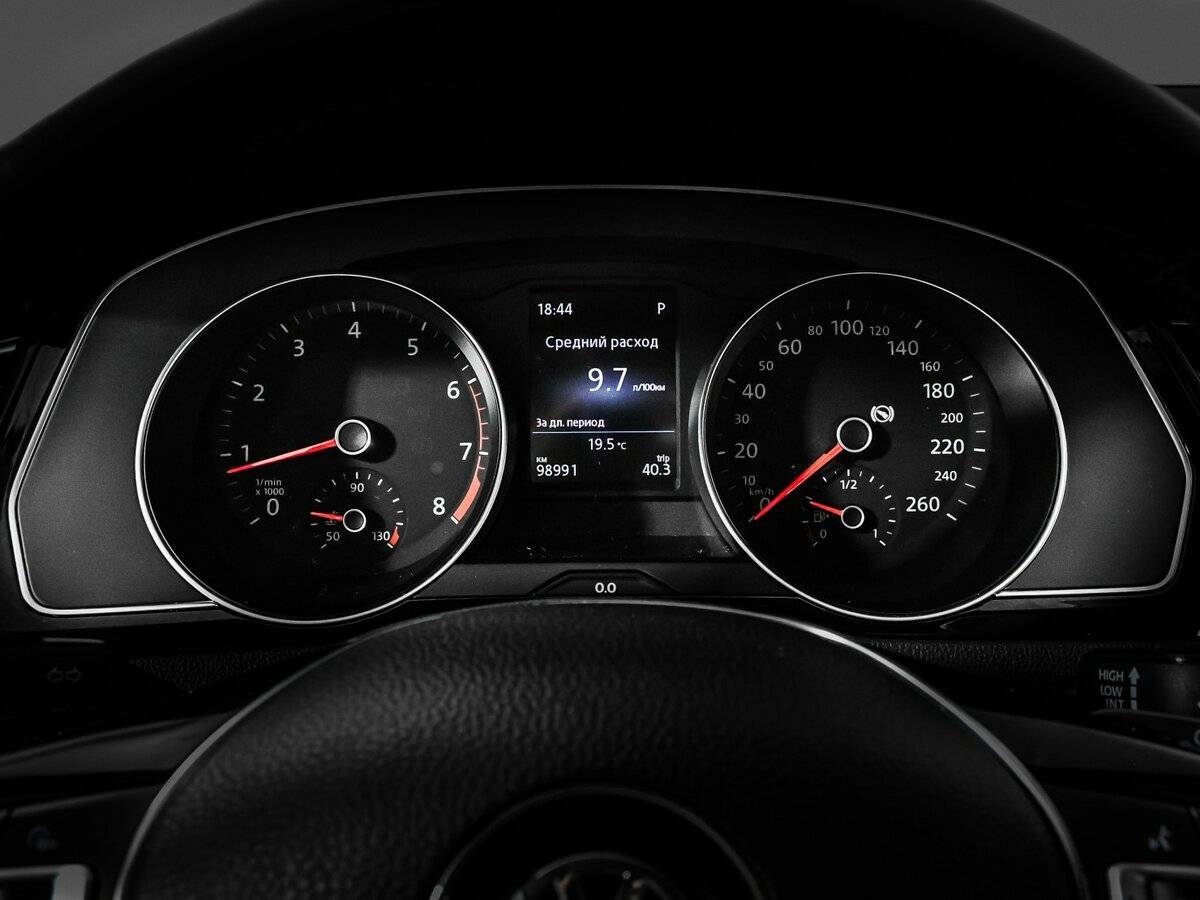 Купить Volkswagen Passat с пробегом. Фото: #9