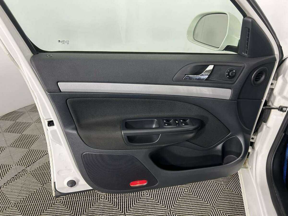 Купить Skoda Octavia с пробегом. Фото: #7