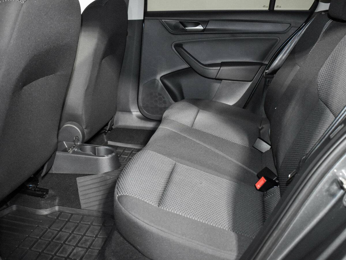 Купить Volkswagen Polo с пробегом. Фото: #10