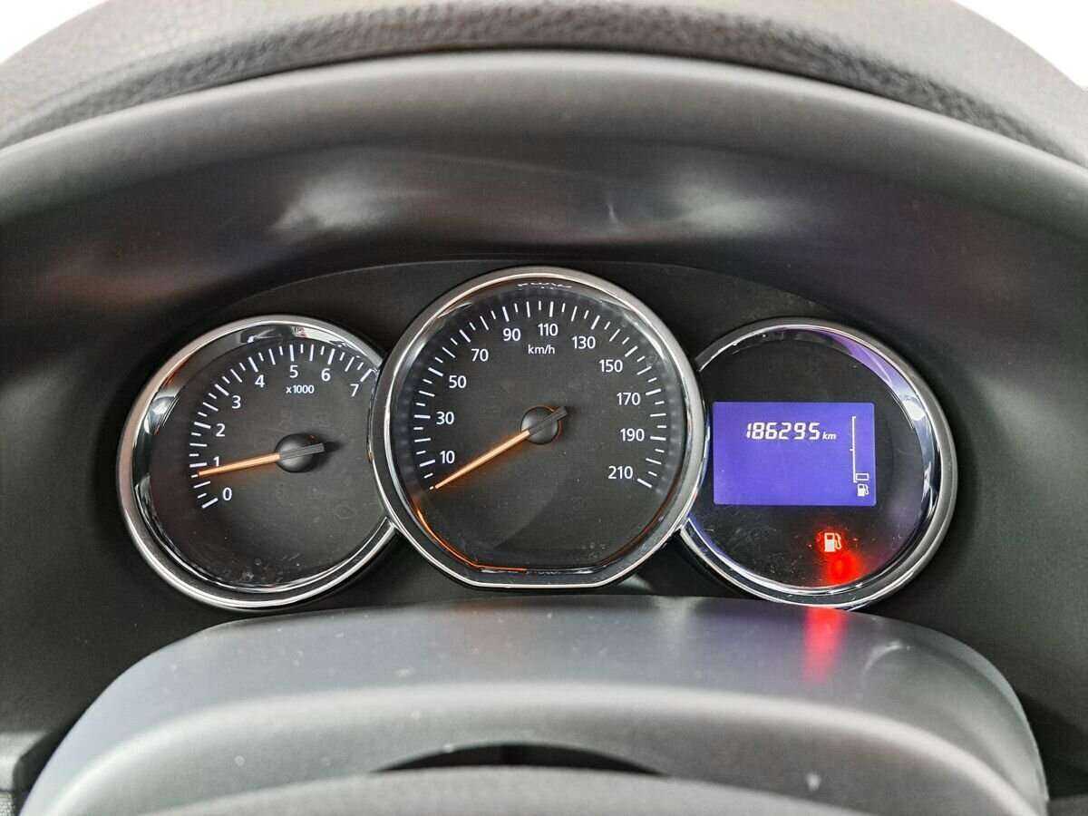 Купить Renault Sandero с пробегом. Фото: #10