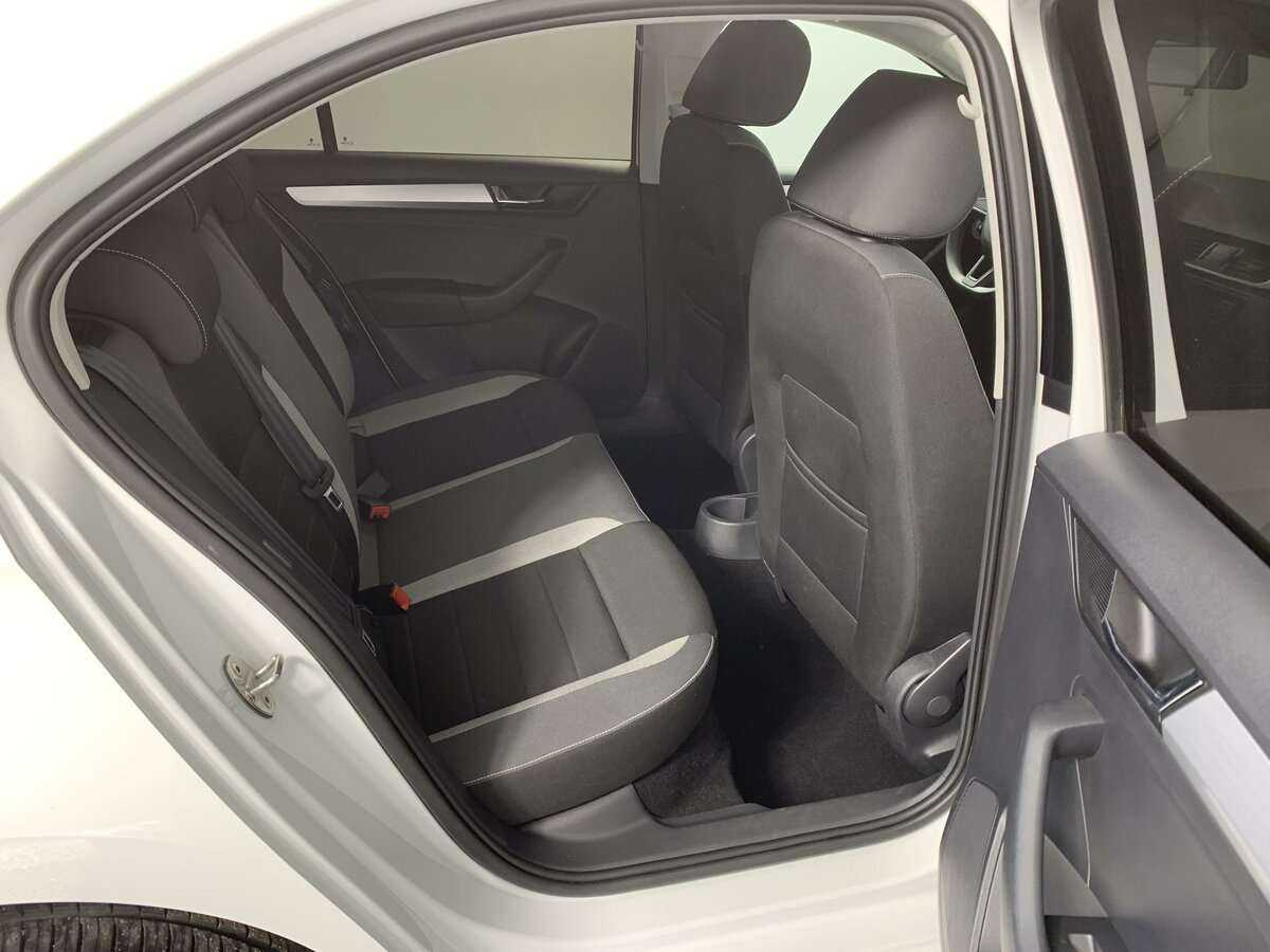Купить Skoda Rapid с пробегом. Фото: #17
