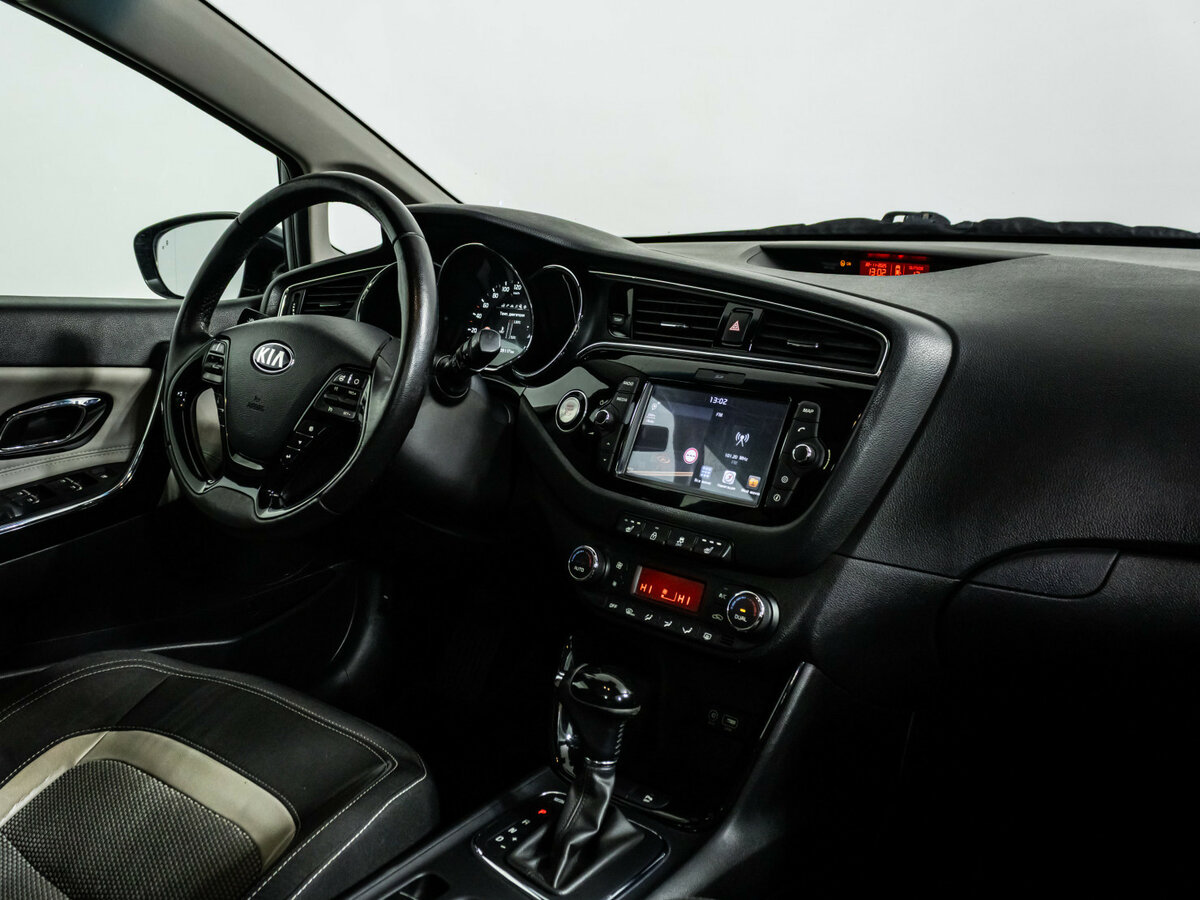 Купить Kia Ceed с пробегом. Фото: #8