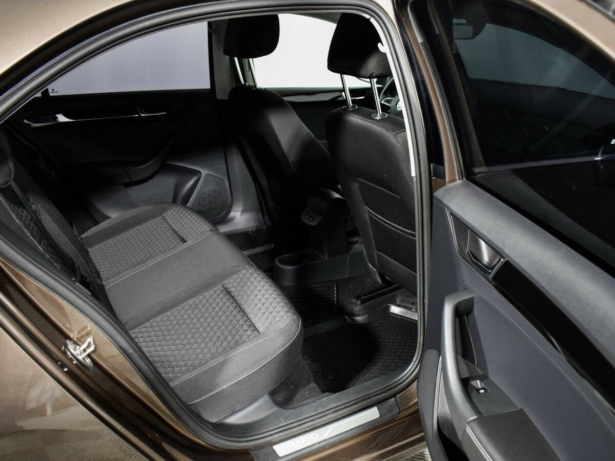 Купить Skoda Rapid с пробегом. Фото: #11