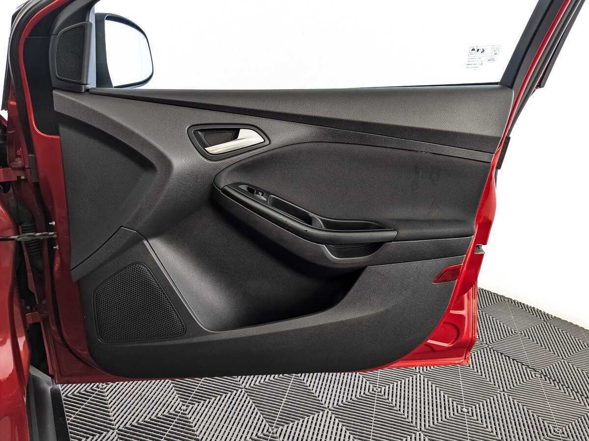 Купить Ford Focus с пробегом. Фото: #19