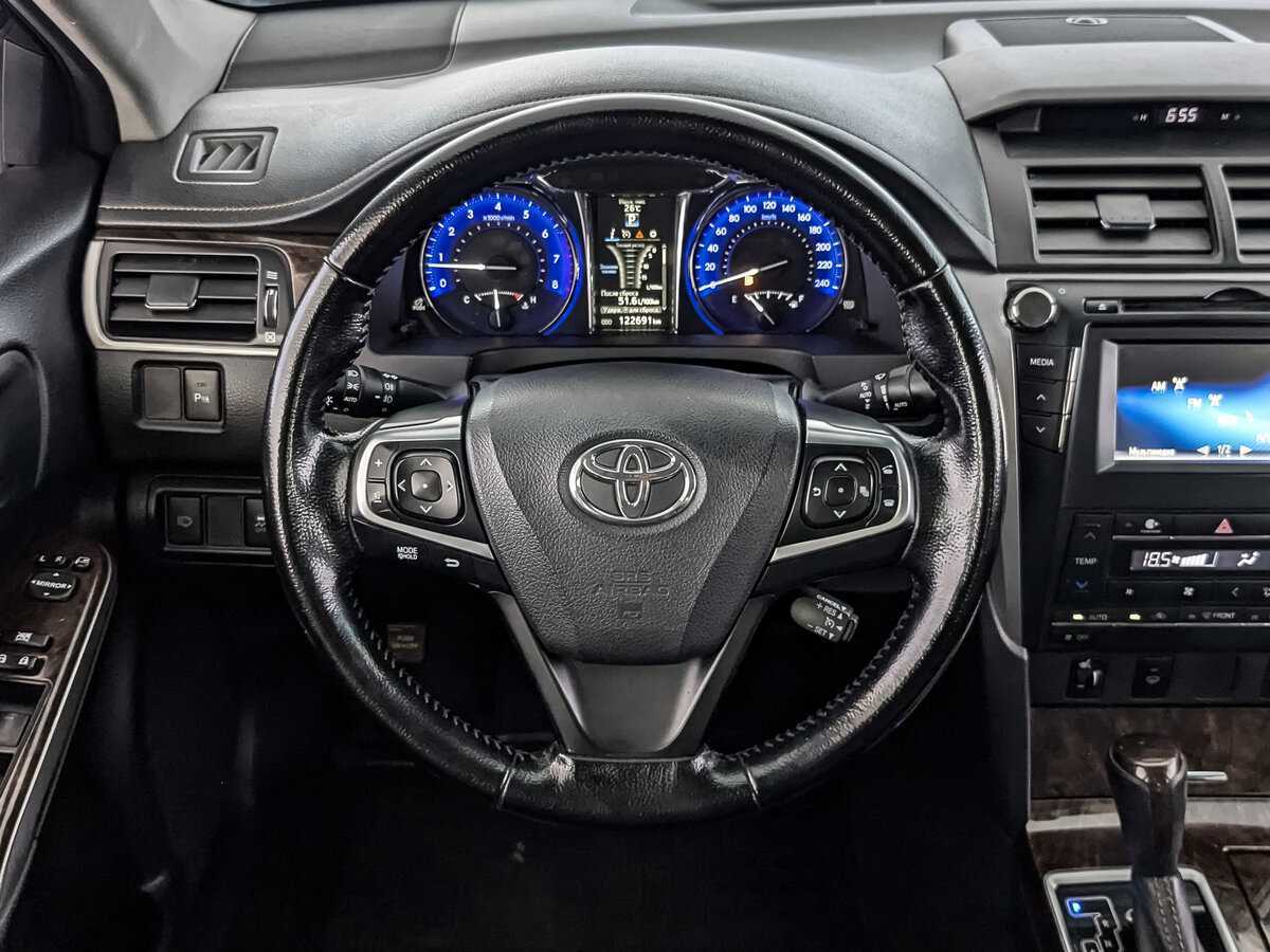 Купить Toyota Camry с пробегом. Фото: #17