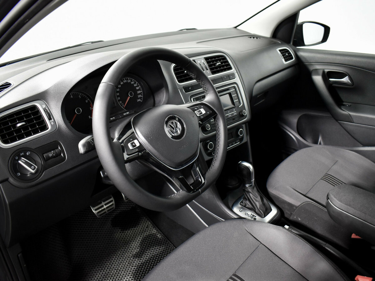 Купить Volkswagen Polo с пробегом. Фото: #8