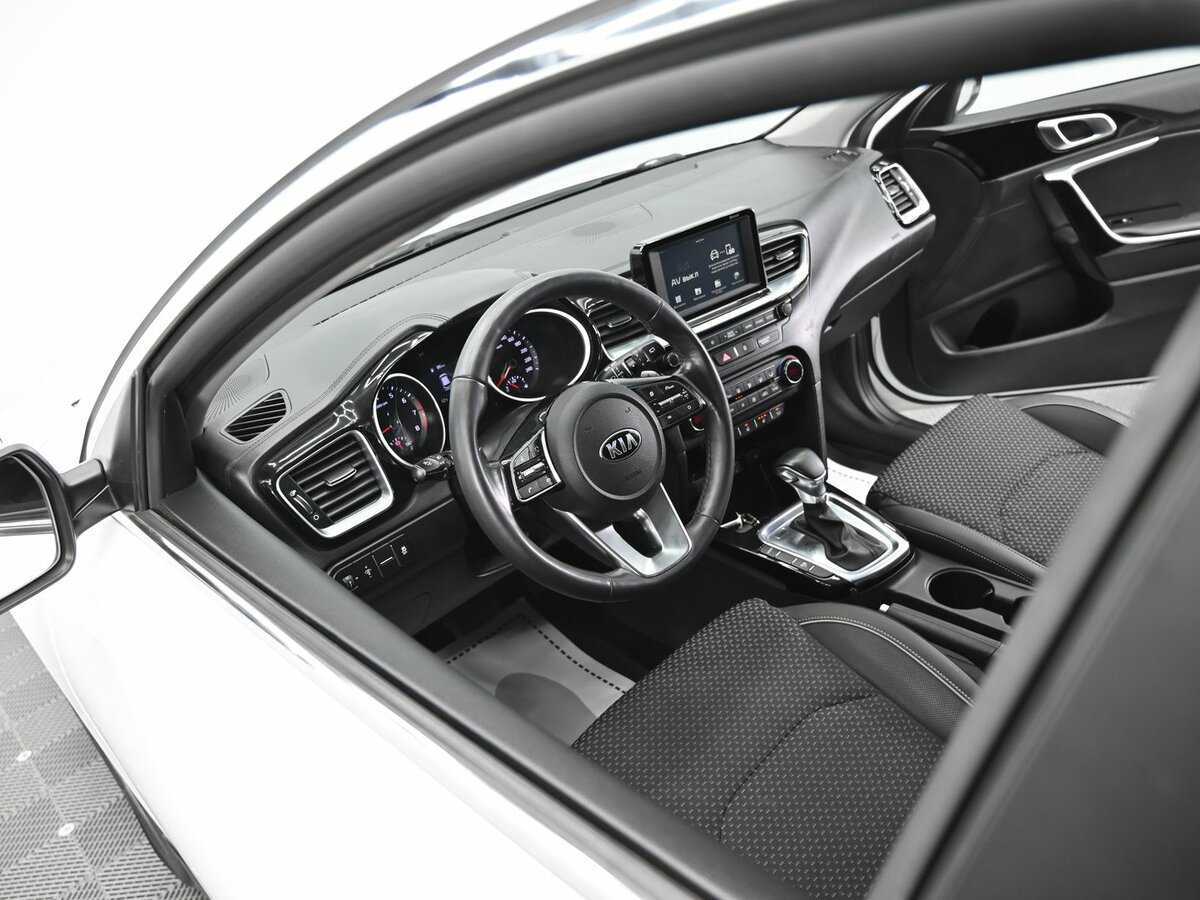 Купить Kia Ceed с пробегом. Фото: #10